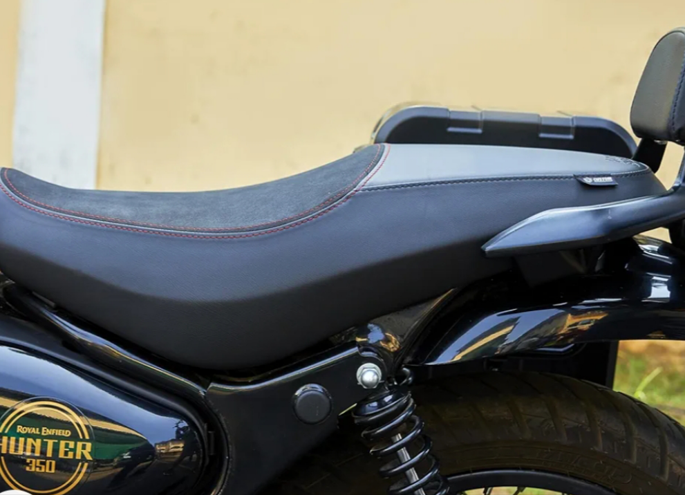 Royal Enfield HNTR 350- Seat custom Black- KXA00140